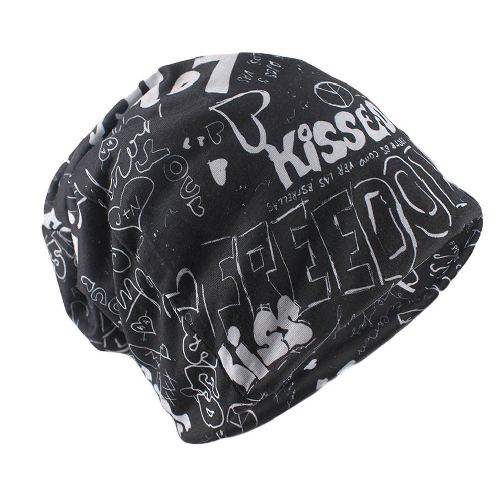 Stylish unisex beanie with letter pattern, ideal for sports, made of lightweight cotton-polyester. Perfect for outdoor activities.